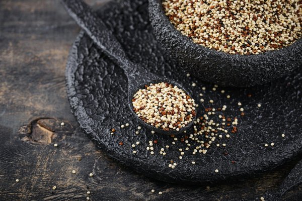 Comment préparer des galettes de quinoa croustillantes riches en protéines pour un déjeuner équilibré?
